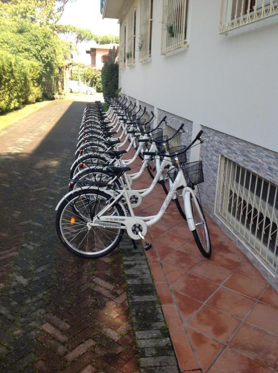 Hotel Manuela Cinquale Luaran gambar