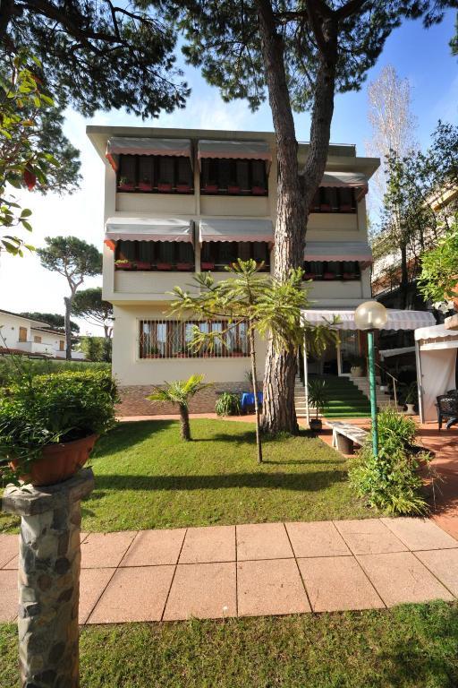 Hotel Manuela Cinquale Luaran gambar